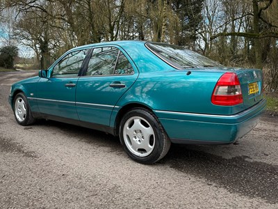 Lot 3 - 1997 Mercedes-Benz C180 Elegance