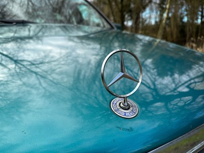 Lot 3 - 1997 Mercedes-Benz C180 Elegance