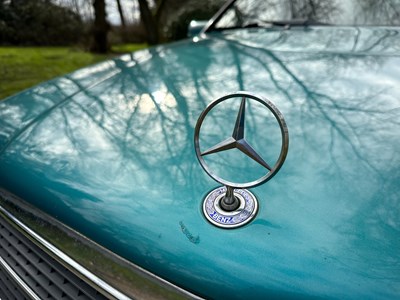 Lot 3 - 1997 Mercedes-Benz C180 Elegance
