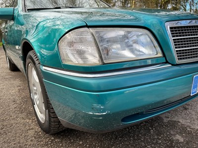 Lot 3 - 1997 Mercedes-Benz C180 Elegance