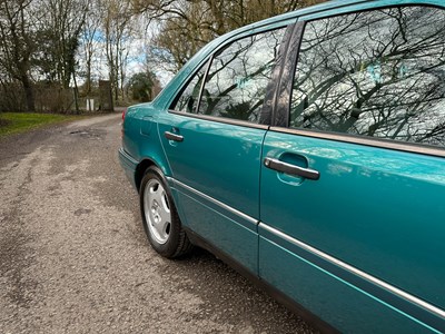 Lot 3 - 1997 Mercedes-Benz C180 Elegance