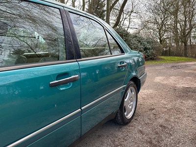 Lot 3 - 1997 Mercedes-Benz C180 Elegance