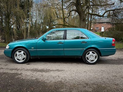 Lot 3 - 1997 Mercedes-Benz C180 Elegance