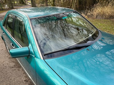 Lot 3 - 1997 Mercedes-Benz C180 Elegance