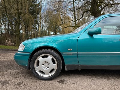 Lot 3 - 1997 Mercedes-Benz C180 Elegance