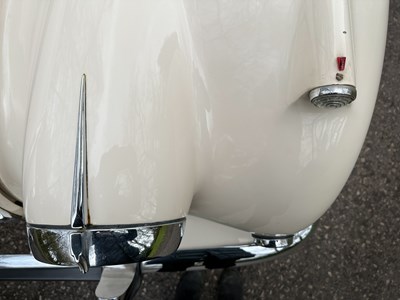 Lot 59 - 1956 Jaguar XK140 SE Roadster