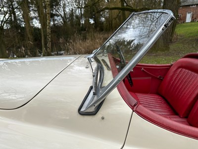 Lot 59 - 1956 Jaguar XK140 SE Roadster