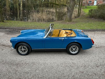 Lot 64 - 1973 MG Midget