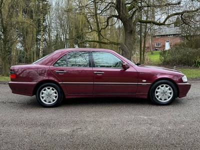 Lot 31 - 1997 Mercedes-Benz C200 Elegance