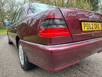 Lot 31 - 1997 Mercedes-Benz C200 Elegance