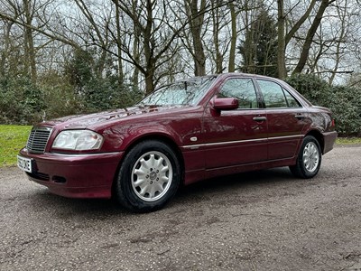 Lot 31 - 1997 Mercedes-Benz C200 Elegance