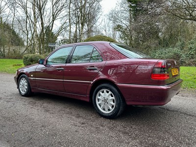 Lot 31 - 1997 Mercedes-Benz C200 Elegance