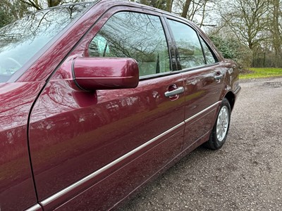 Lot 31 - 1997 Mercedes-Benz C200 Elegance