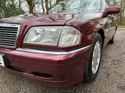 Lot 31 - 1997 Mercedes-Benz C200 Elegance
