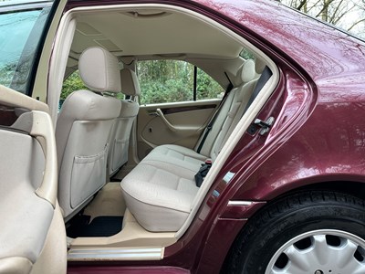 Lot 31 - 1997 Mercedes-Benz C200 Elegance