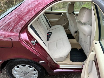 Lot 31 - 1997 Mercedes-Benz C200 Elegance