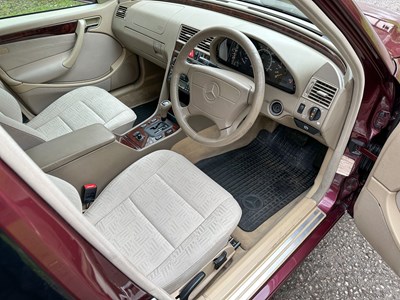 Lot 31 - 1997 Mercedes-Benz C200 Elegance