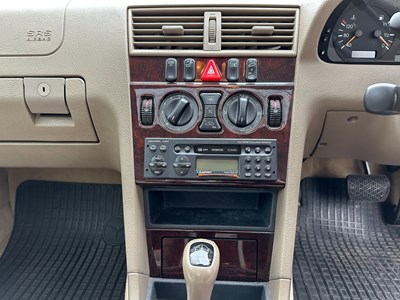 Lot 31 - 1997 Mercedes-Benz C200 Elegance
