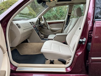 Lot 31 - 1997 Mercedes-Benz C200 Elegance
