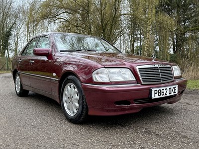 Lot 31 - 1997 Mercedes-Benz C200 Elegance
