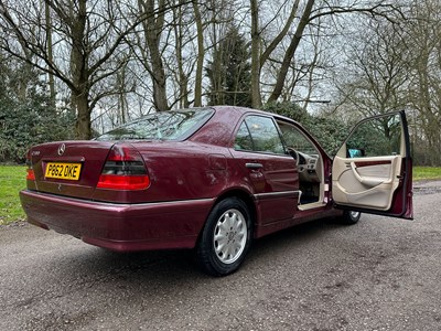 Lot 31 - 1997 Mercedes-Benz C200 Elegance