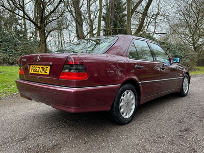Lot 31 - 1997 Mercedes-Benz C200 Elegance