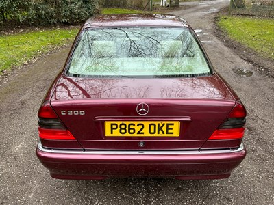 Lot 31 - 1997 Mercedes-Benz C200 Elegance