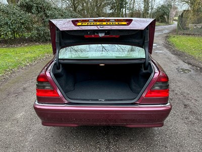 Lot 31 - 1997 Mercedes-Benz C200 Elegance