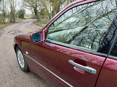 Lot 31 - 1997 Mercedes-Benz C200 Elegance