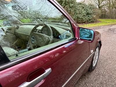 Lot 31 - 1997 Mercedes-Benz C200 Elegance